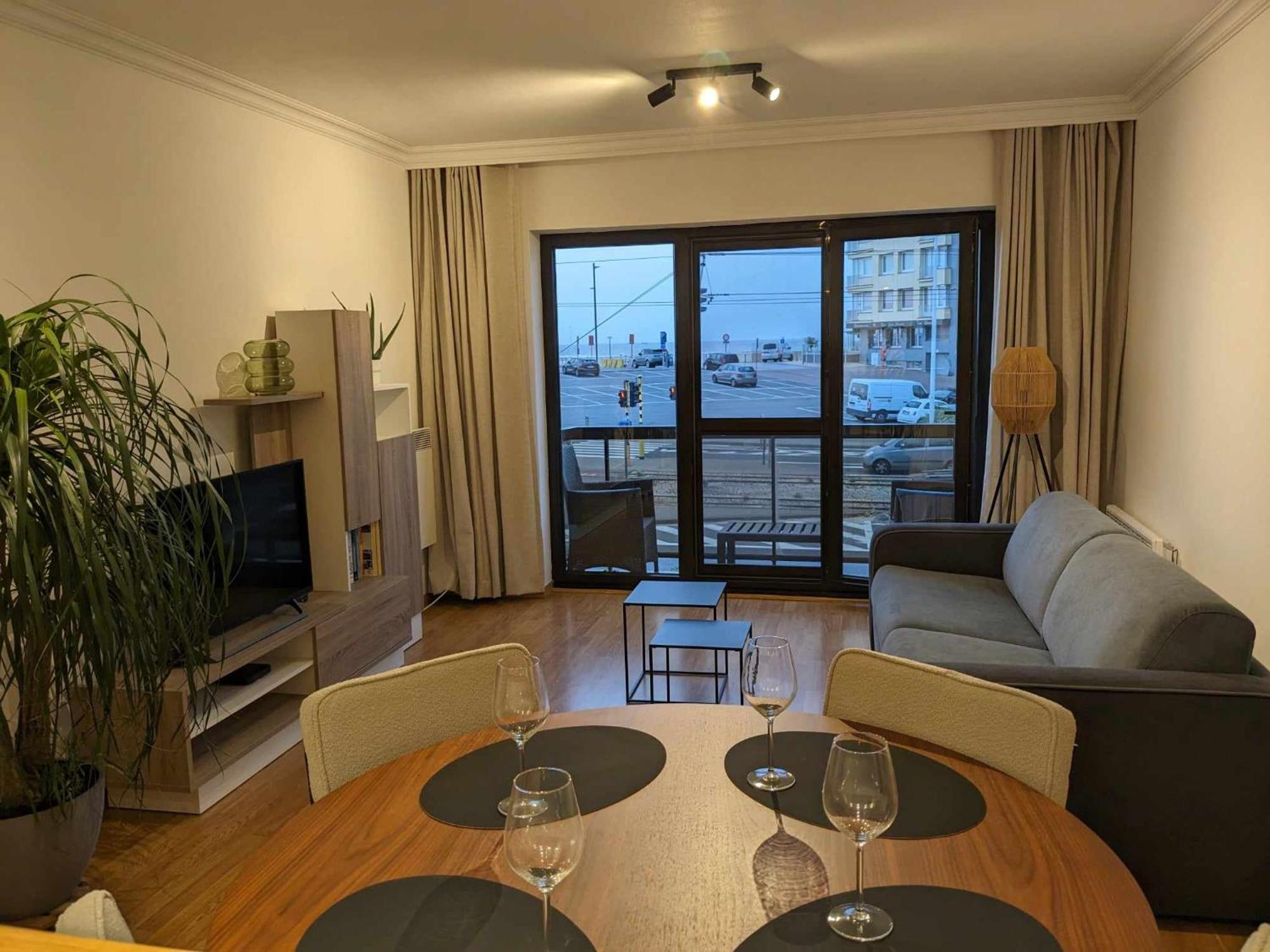 Vista Linda, Leuk Appartement Vlak Bij Zeedijk En Strand Ostende Exterior foto