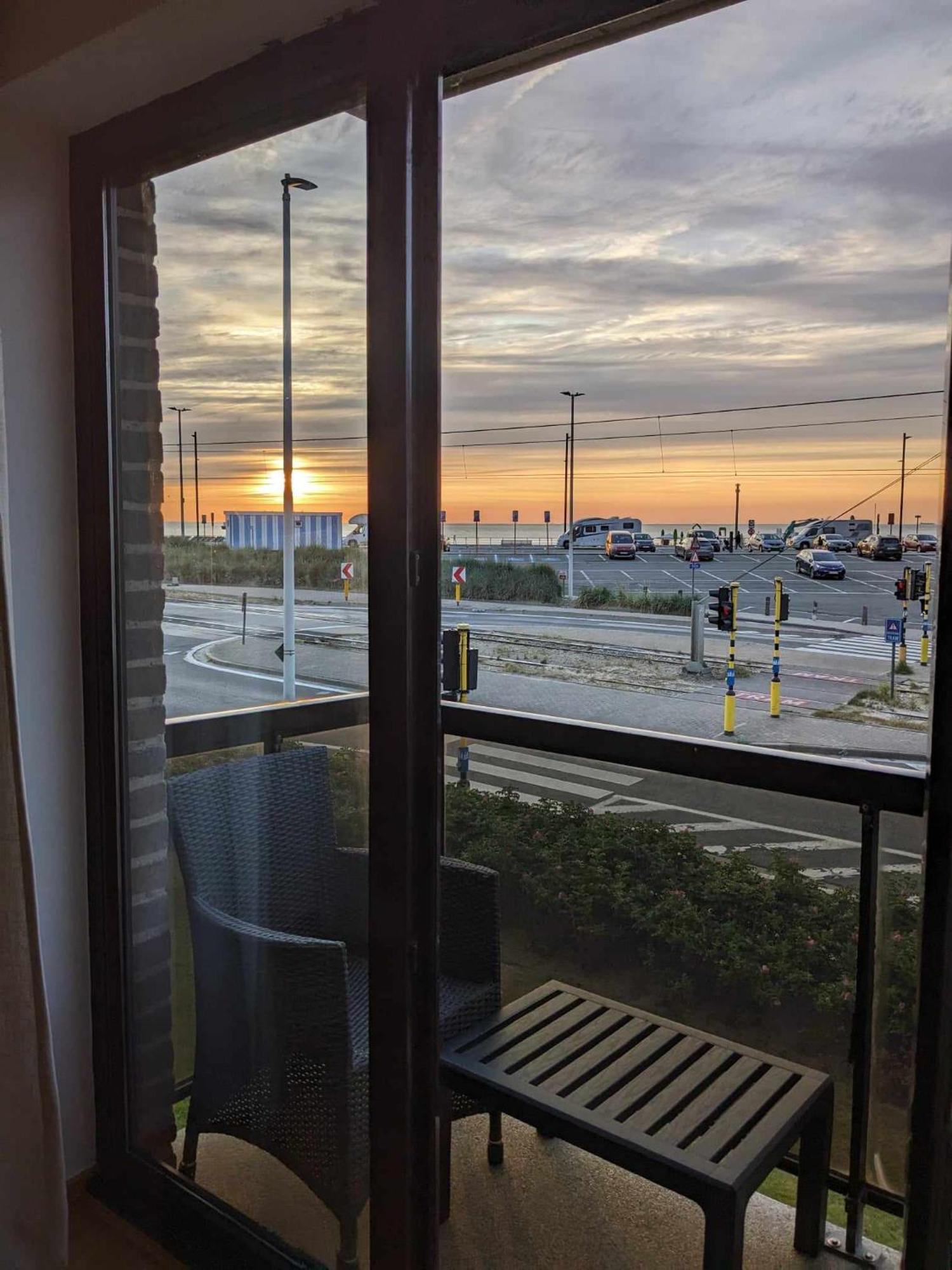 Vista Linda, Leuk Appartement Vlak Bij Zeedijk En Strand Ostende Exterior foto