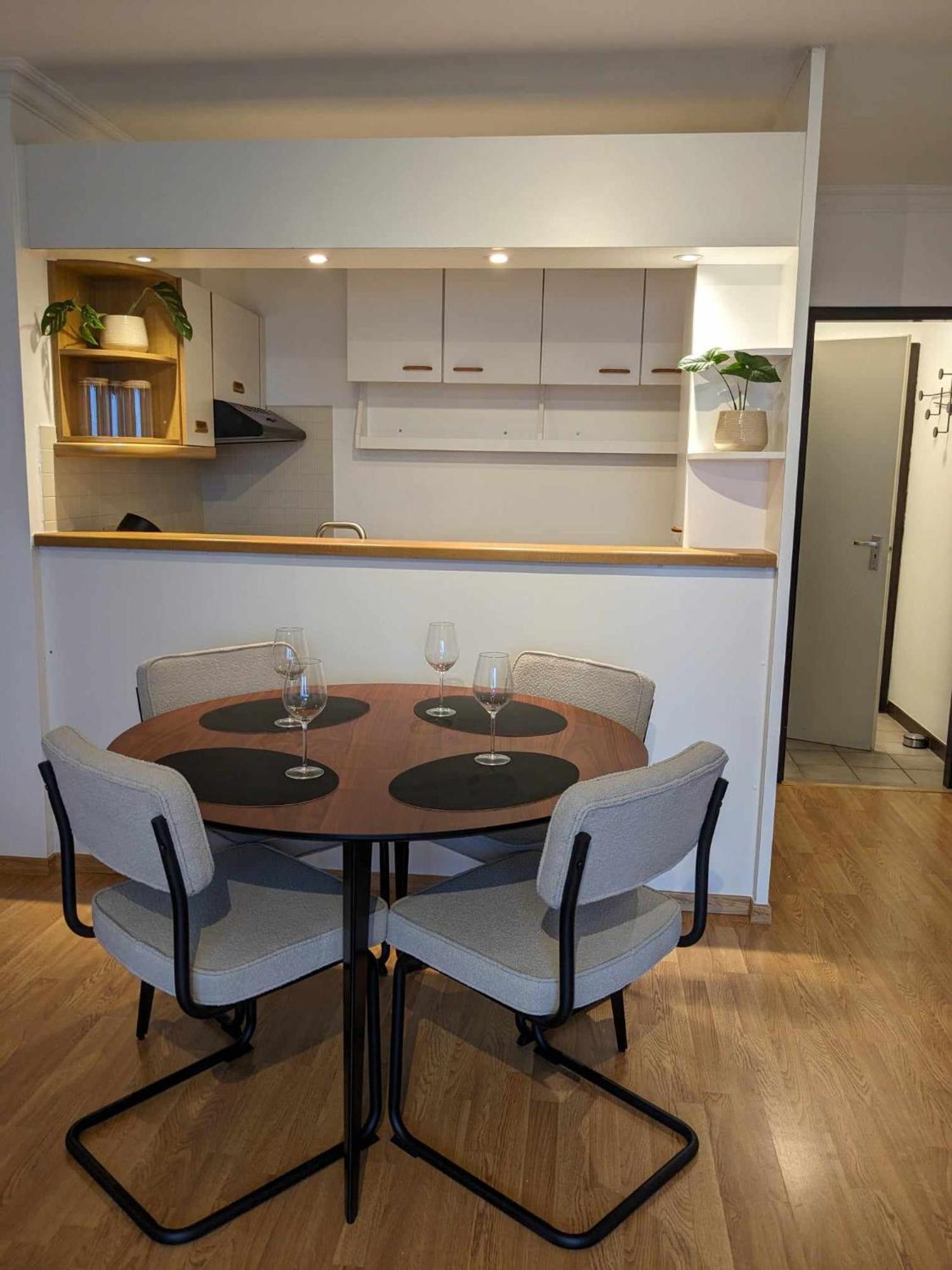 Vista Linda, Leuk Appartement Vlak Bij Zeedijk En Strand Ostende Exterior foto